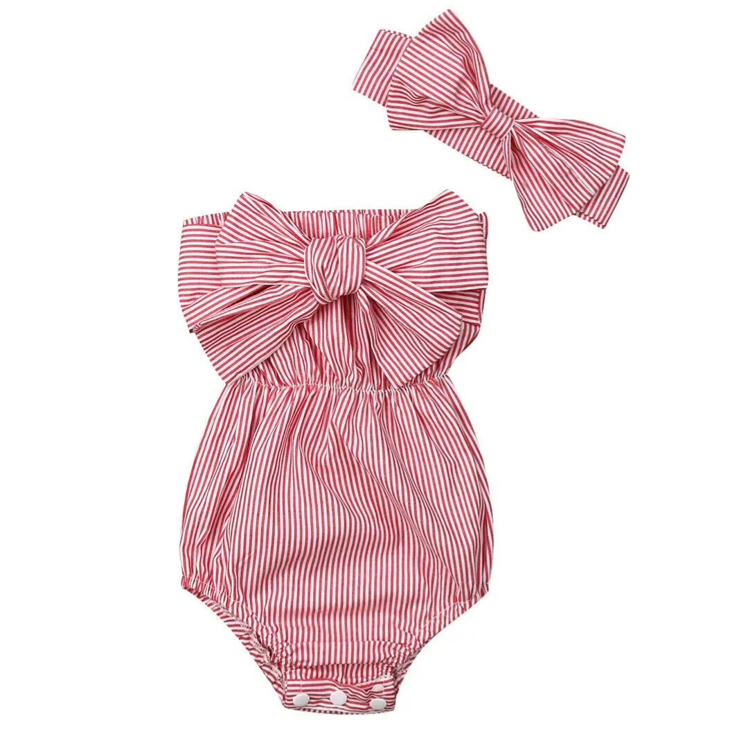Macacão Listrado Off-Shoulder Fofurisa - Laço Encantado de Verão