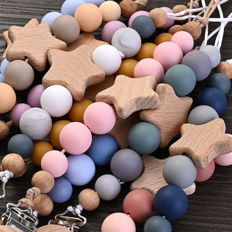 Clipes de Chupeta Fofurisa – Silicone & Madeira com Design Estrelinha
